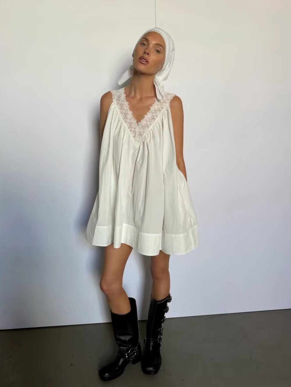 Helsa Mini Dress With Lace in Tech Poplin in White - Picture 4 of 11